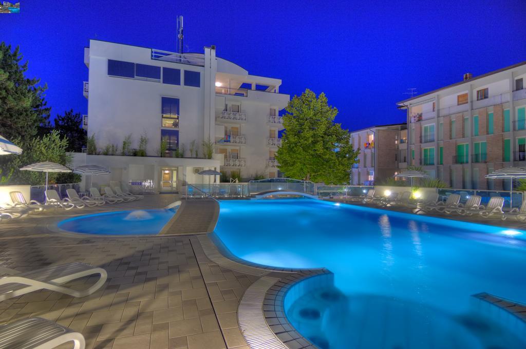 Hotel Firenze Bibione Buitenkant foto